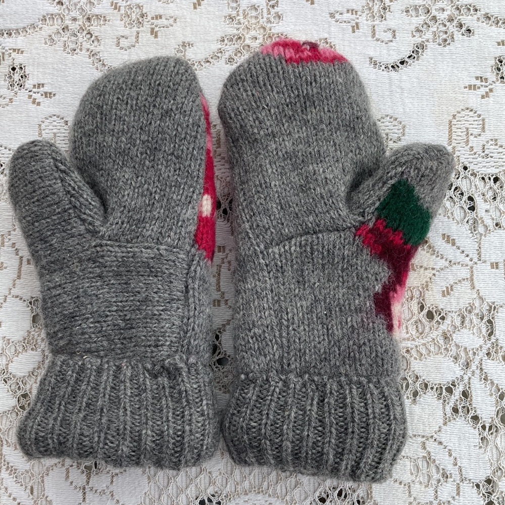 Grey and Pink wool Sweater Mittens - Picture 2 of 5